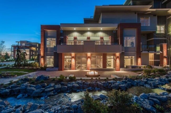 Photo - 20211-20266 66 Ave