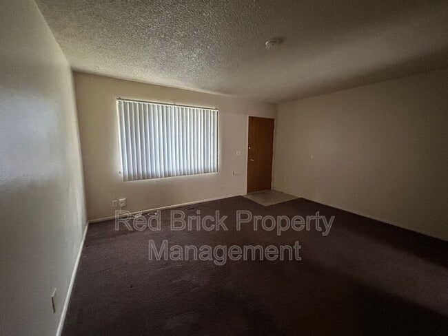Photo - 343 W 21st St
