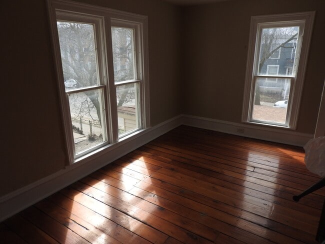 Photo - 827 Fulton St W Unit 2