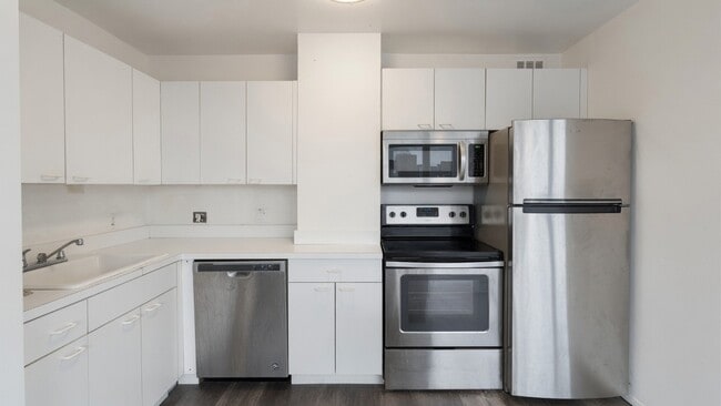 Photo - 2400 N Lakeview Ave Unit 614-15