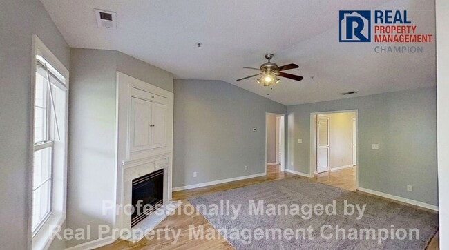 Photo - Spacious Upper Level Condo w/Open Floorplan and Split Bedrooms Unit G