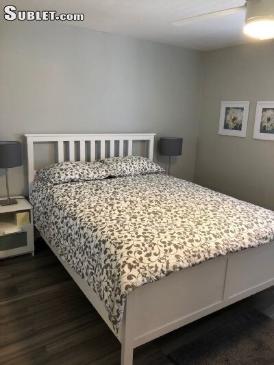 Bedroom with queen bed - 1260 York St Unit 406