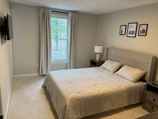 Building Photo - 442 Shady Glen Dr