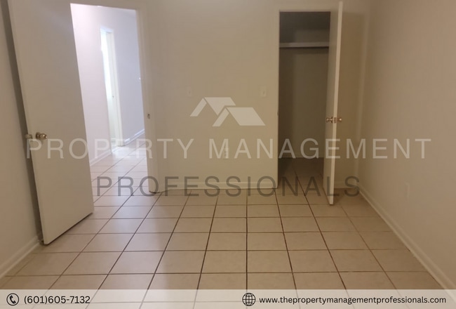 Photo - Cutie in a cul de sac