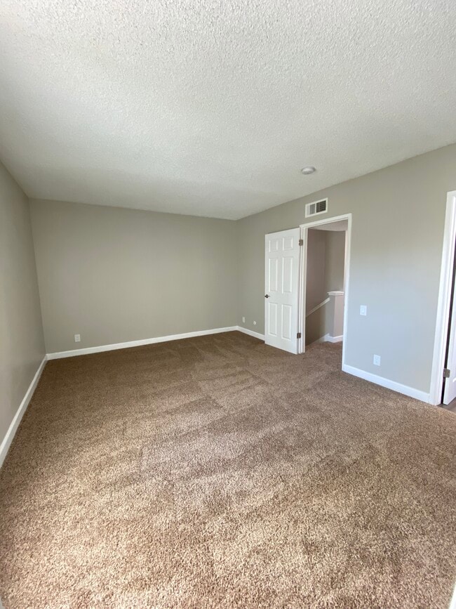 Oakpoint Apartments