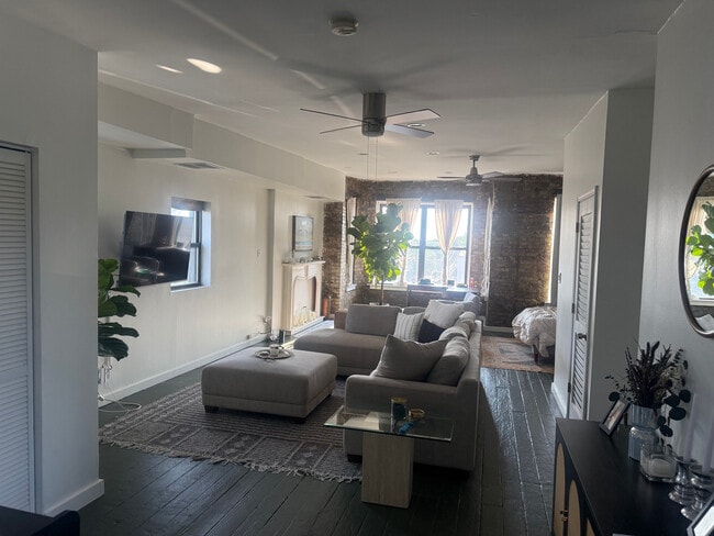 Photo - 1621 N Francisco Ave Unit 4F