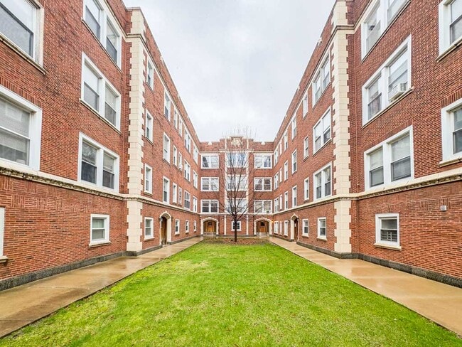 Building Photo - 4404 N Winchester Ave Unit 43 Rental