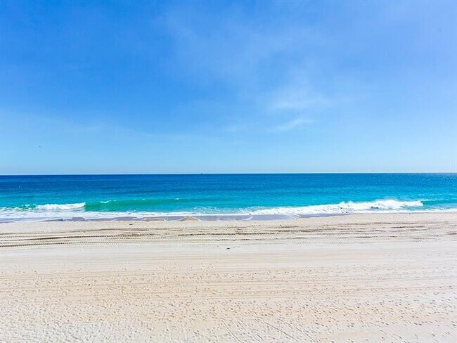 Building Photo - 3000 E Sunrise Blvd Unit 6D