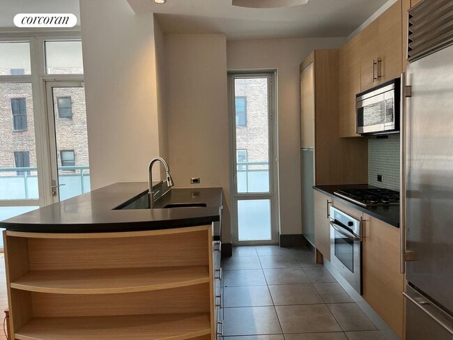 Building Photo - 325 5th Ave Rental