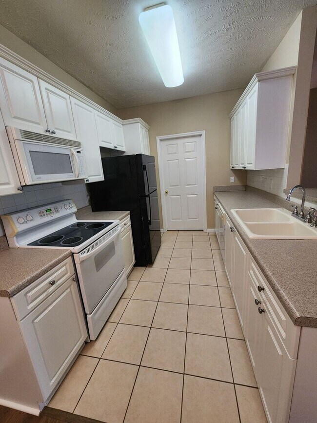 Photo - 3109 Wisteria Ln
