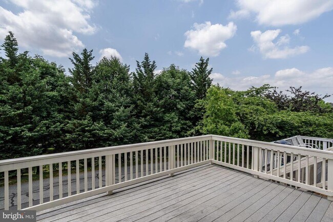 Photo - 122 Elmcroft Blvd