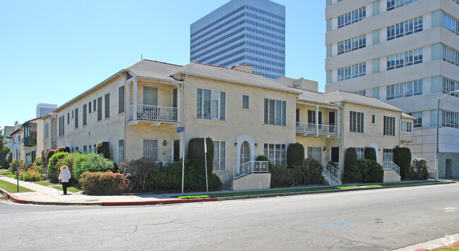 La Jolla Avenue Apartments - La Jolla Avenue Apartments