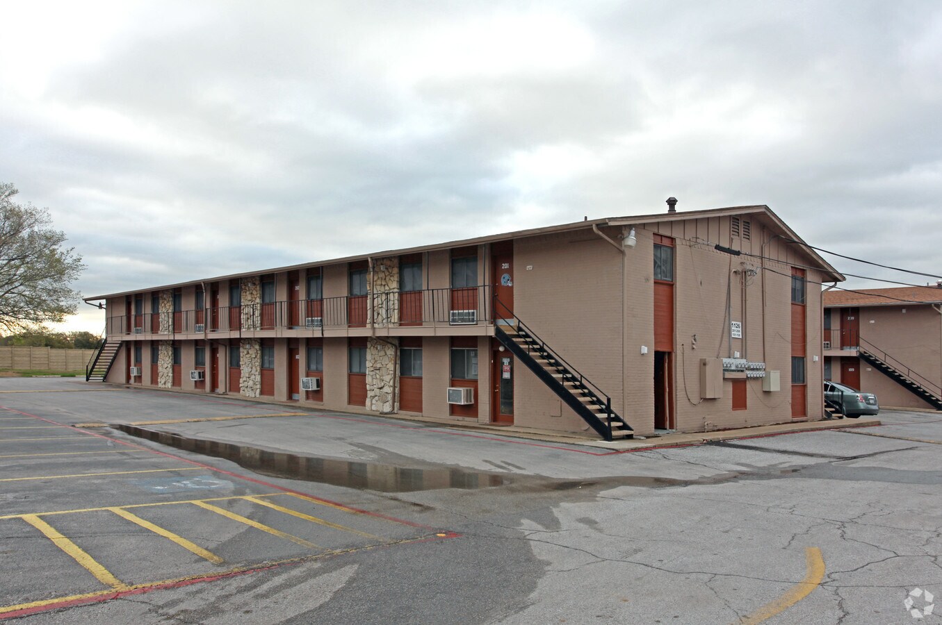 Sun Valley Apartments - Sun Valley Apartments