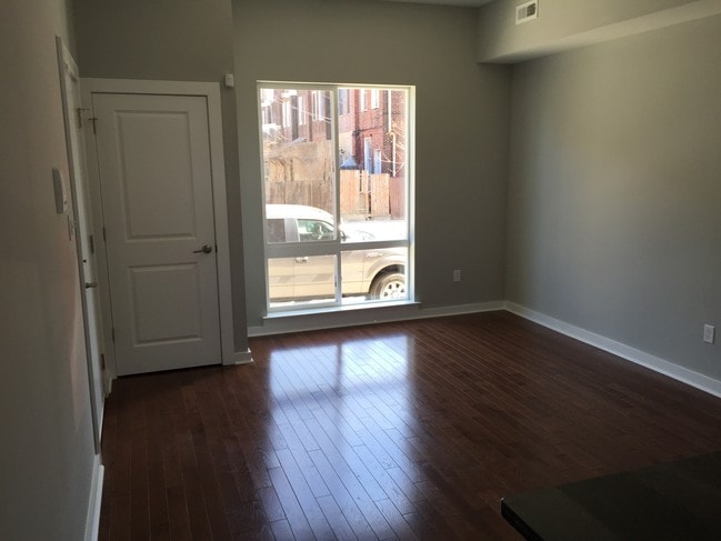 Building Photo - 1806 Frankford Ave Unit A