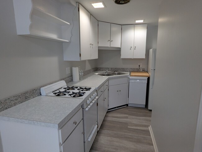 Photo - 719 Whitcomb St