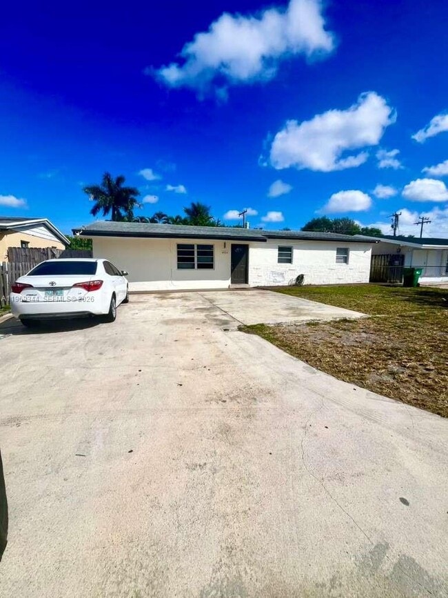 Photo - 4924 SW 44th Ave