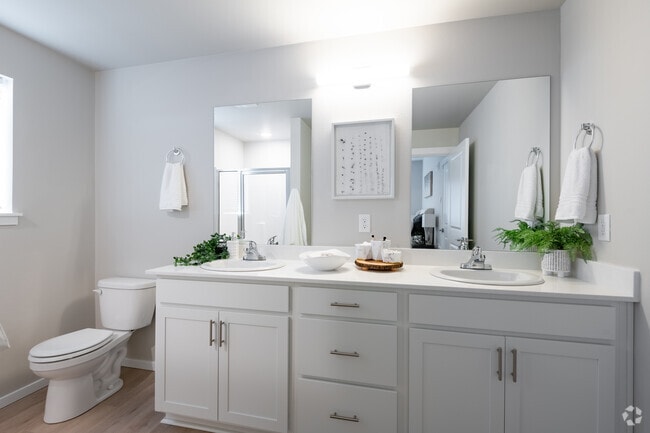 3BD, 2BA - 1,210SF - Wyndstone Apartments