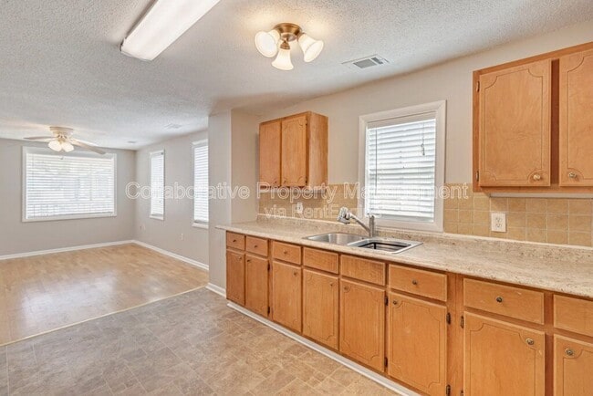 Photo - 2025 Eppinger St