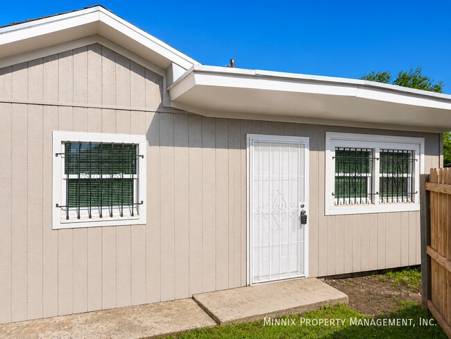 Building Photo - 2304 Avenue U