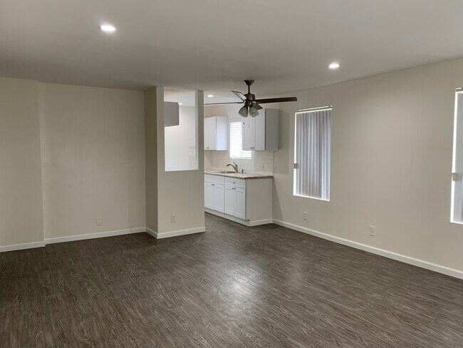 Photo - 2701 W Jefferson Blvd Unit 3