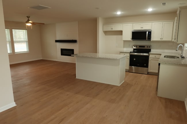 Photo - 300 Tuscany Cir