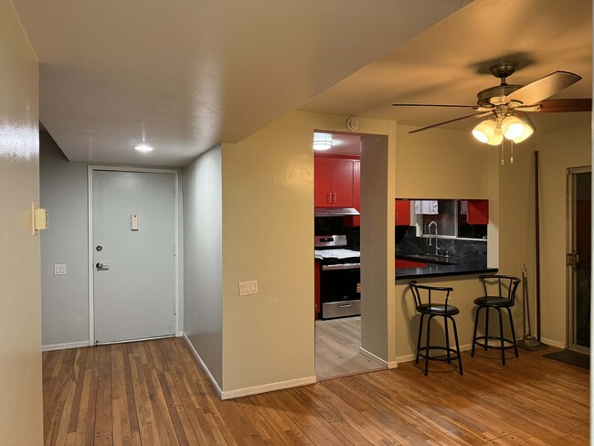 Building Photo - 3200 S Sepulveda Blvd Unit QMNC  J23