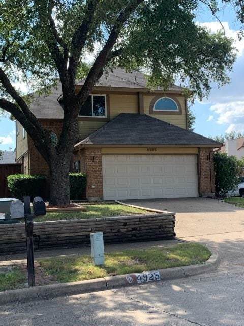 Front View 1 - 4925 Tree Top Ln