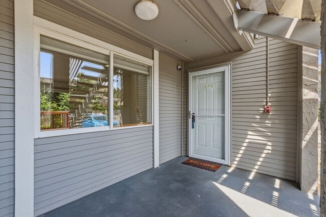 Photo - 2bd/1.75ba Redmond Condo Unidad 123