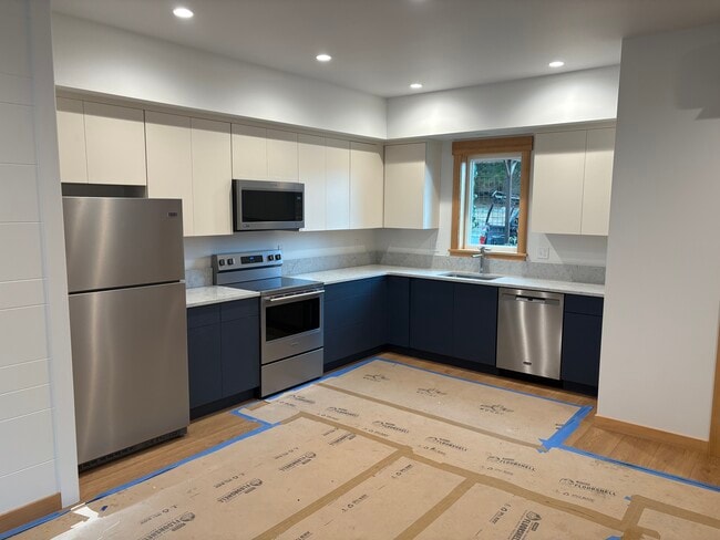 Building Photo - 475 Hillcrest Pl Unit 475 D