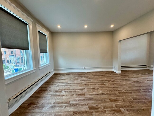 Building Photo - Modern 1 Bedroom! AVAILABLE NOW! Unit #125