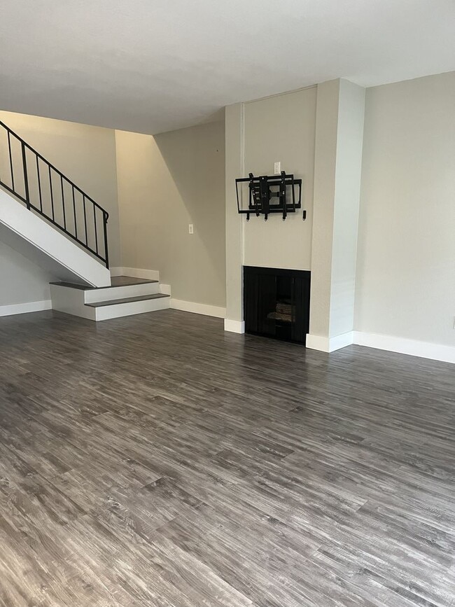 Photo - Available Now! 2-Bedroom, 1.5 Bath Condo ... Unidad B