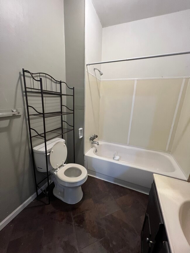 Building Photo - 2019 Washington Ave Unit 2019.5 Rental