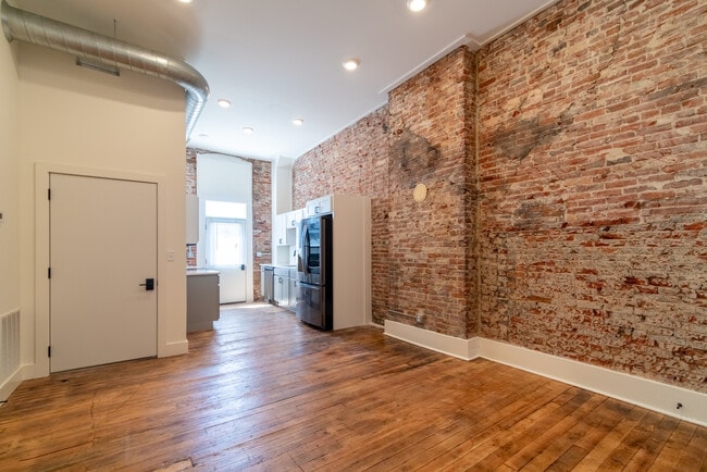 Kitchen - 123 N 4th St Unit 301