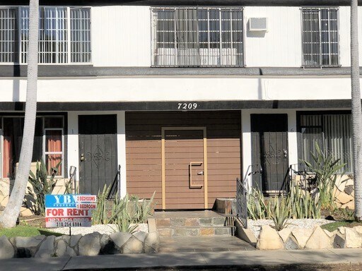 Photo - 7209 Willoughby Ave Unit 14