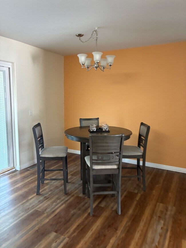 Photo - 406 Pratt Pl House