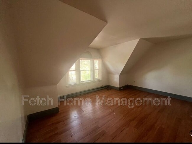 Photo - 618 E King St