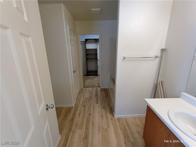 Building Photo - 674 Iron Bridge St