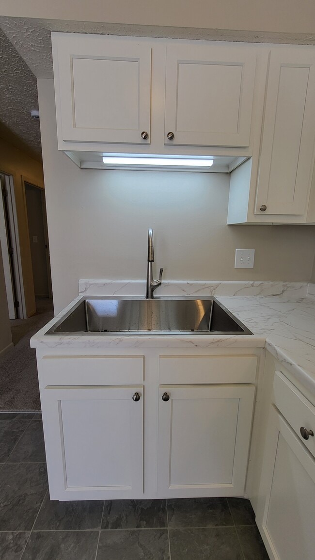 Photo - 3799 Petzinger Rd