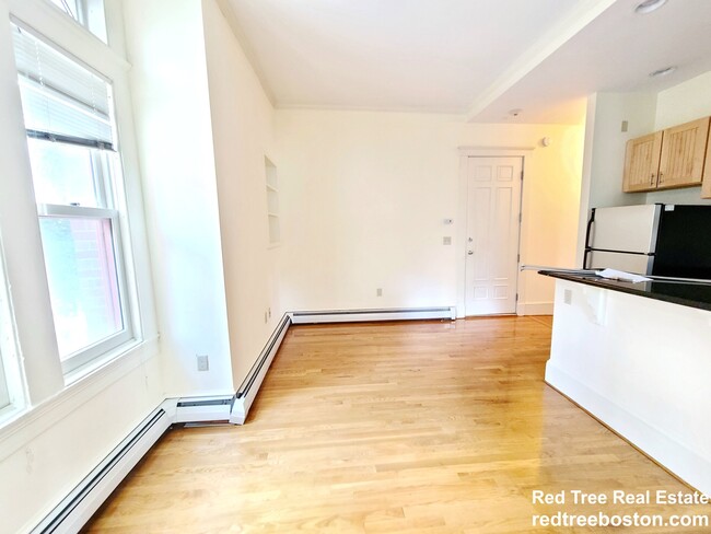 Photo - 195 Commonwealth Ave Unit 1