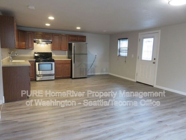 15301 Portland Ave SW