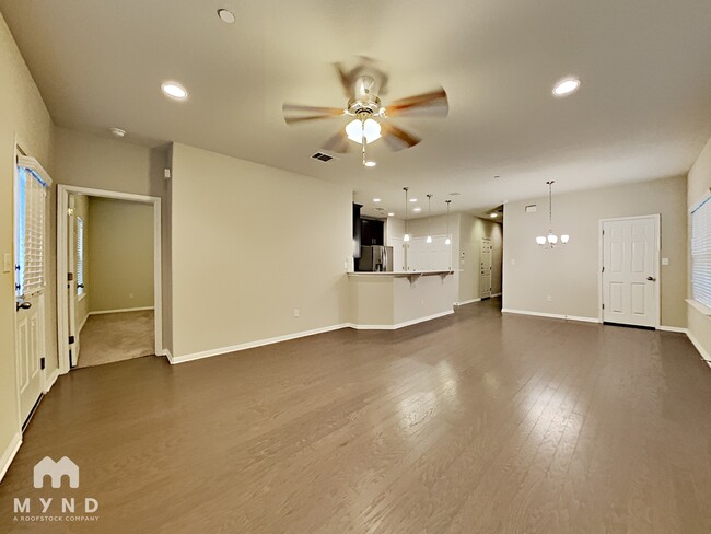2304 S Lakeline Blvd