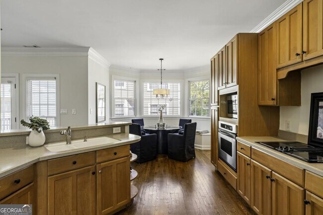 Photo - 78 Crumley St SE