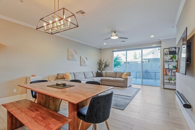 Photo - 3107 N 70th St