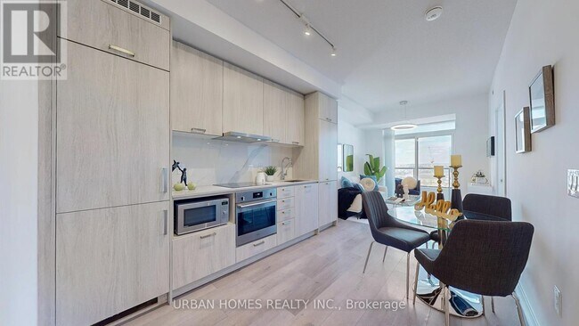 Photo - 38 Honeycrisp Cres Unit 818