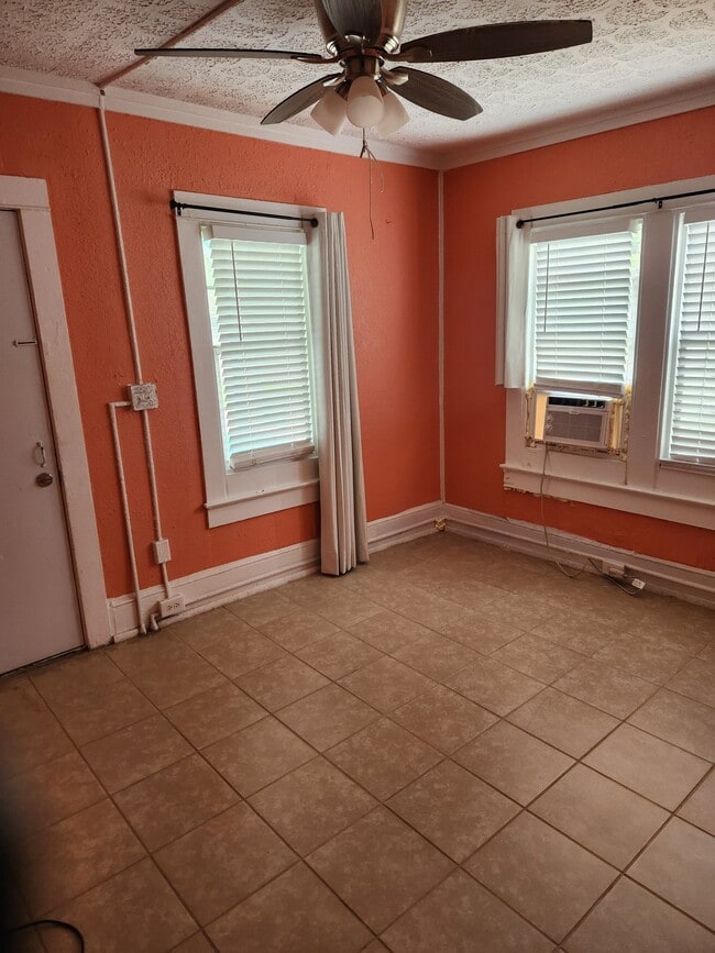 Photo - 552 Tanglewood St Unit 1