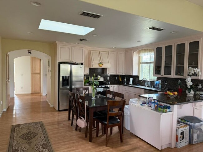 Photo - 5511 San Francisco Blvd Unit A 5511 San Francisco Blvd