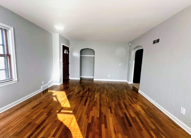 Living room - 2119 14th St S