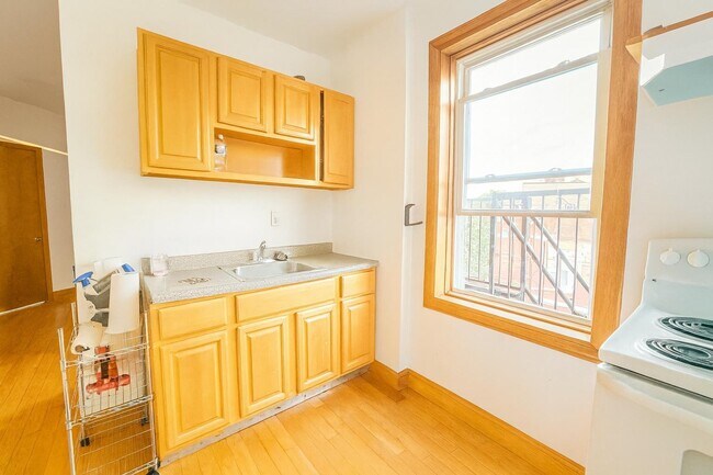 Photo - 549 W SIDE Ave Unit 2