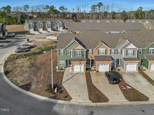 Building Photo - 1808 Fox Den Way