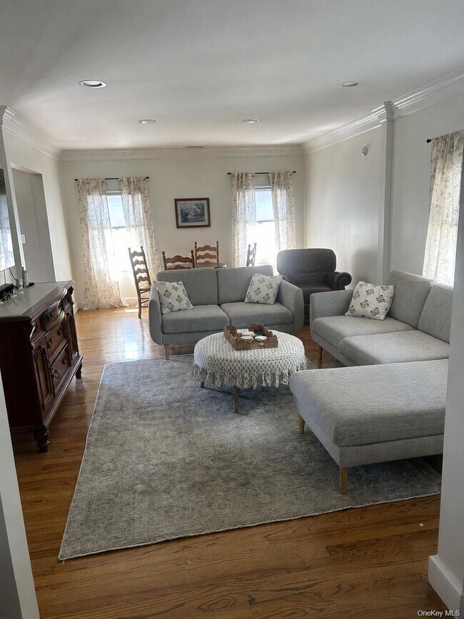 607 Nassau St